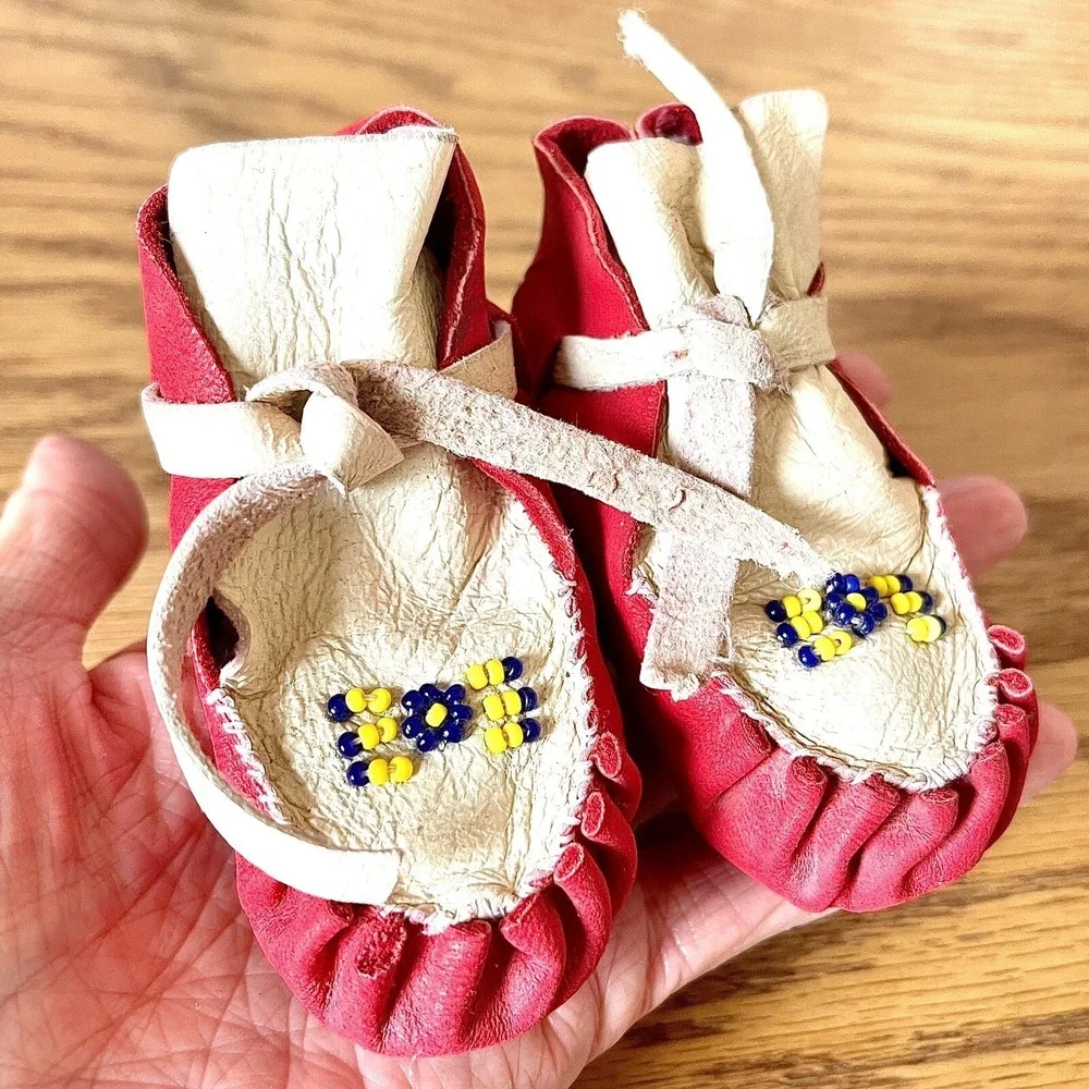 Handmade VTG Navajo Baby Moccasins 50s Deer Skin Leather Sz 0 Beaded Red Booties